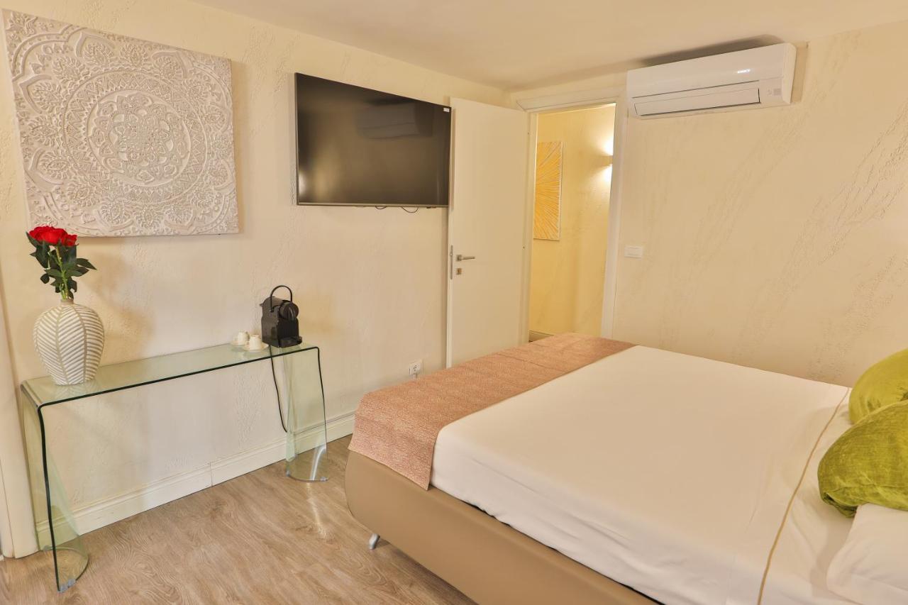Grottini Luxury Suites ~ Pantheon Roma Exterior foto